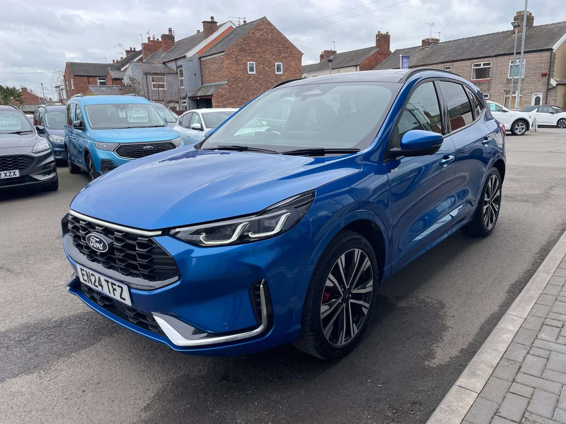 A 2024 FORD KUGA 2.5 FHEV ST-Line X 5dr 4WD CVT A 2024 FORD KUGA 2.5 FHEV ST-Line X 5dr 4WD CVT