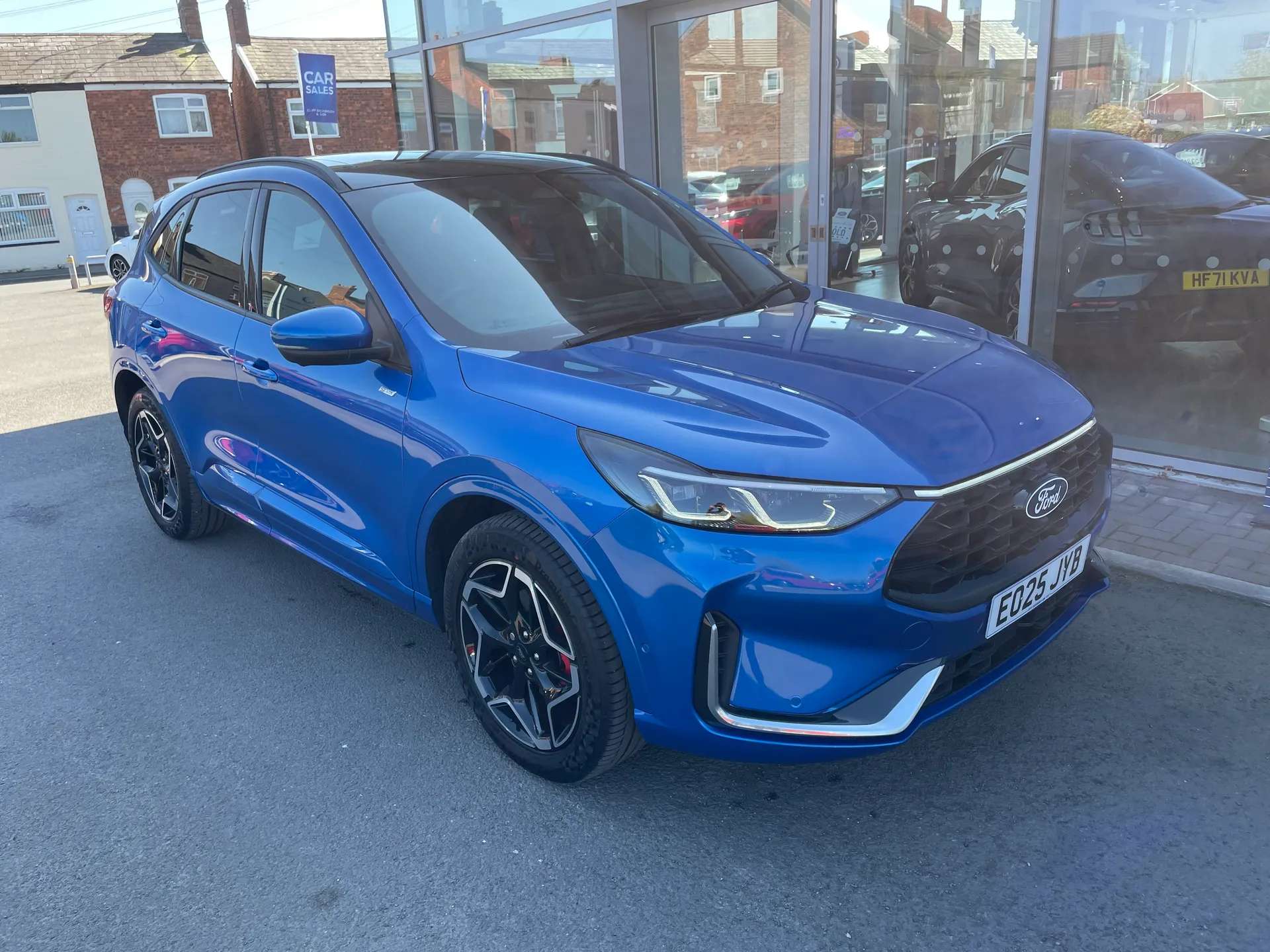 A 2025 FORD KUGA 2.5 FHEV ST-Line X 5dr 4WD CVT A 2025 FORD KUGA 2.5 FHEV ST-Line X 5dr 4WD CVT