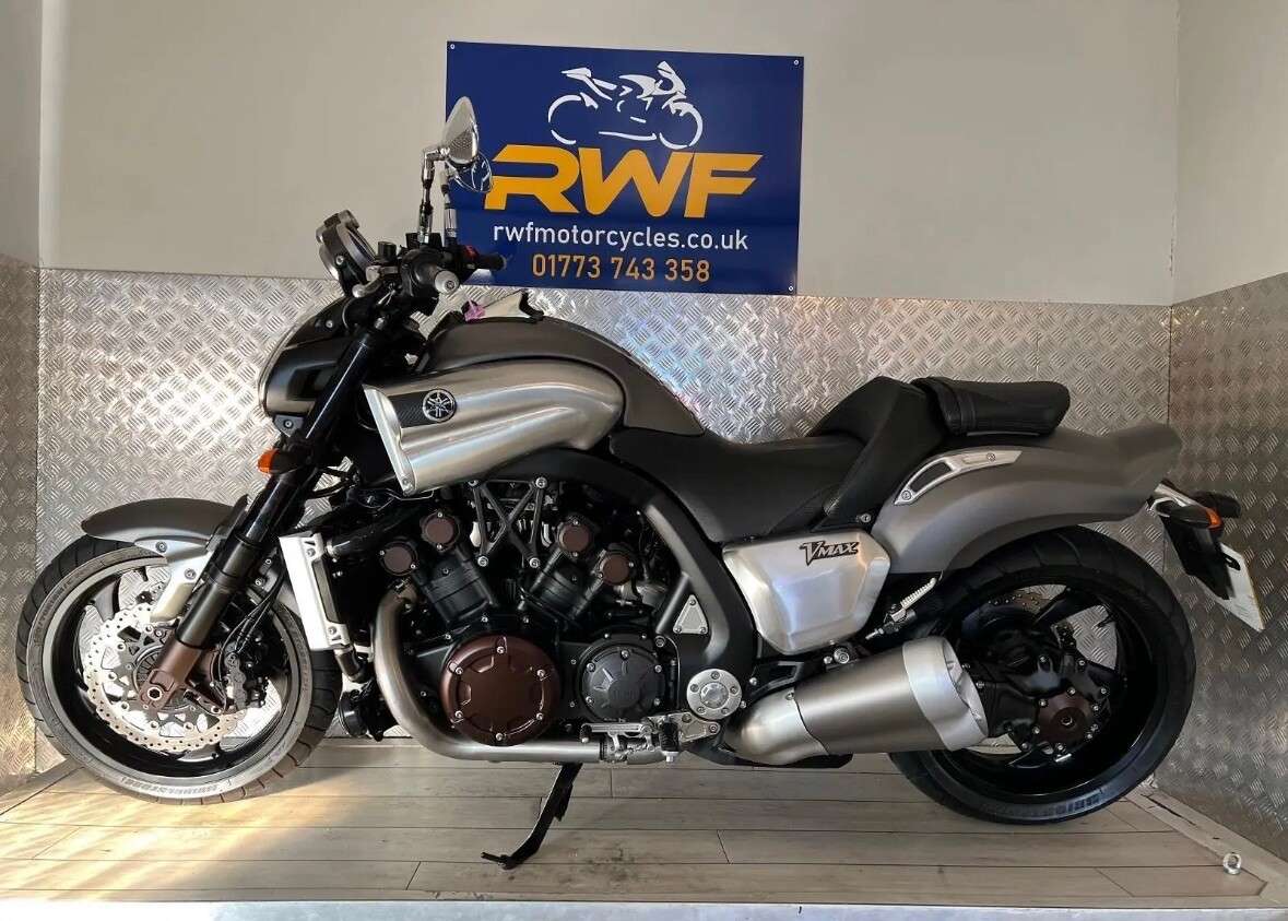 2017 YAMAHA VMAX 2017 YAMAHA VMAX