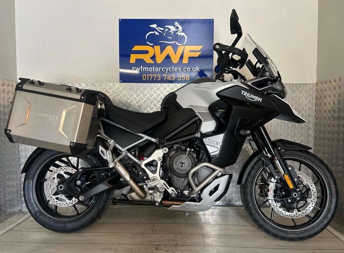 2025 TRIUMPH BIKE 2025 TRIUMPH BIKE