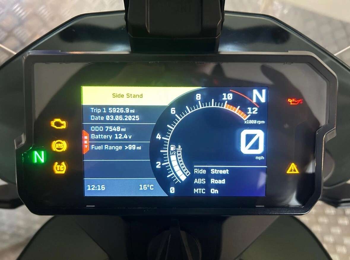 2022 KTM 890 ADVENTURE 2022 KTM 890 ADVENTURE