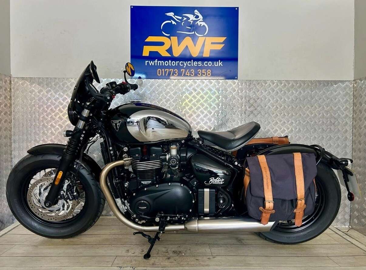 2024 TRIUMPH BOBBER 2024 TRIUMPH BOBBER