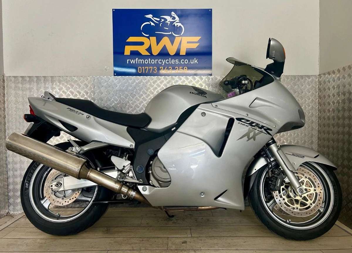 Check out this Honda Cbr1100xx Super Blackbird 2004 Petrol Manual