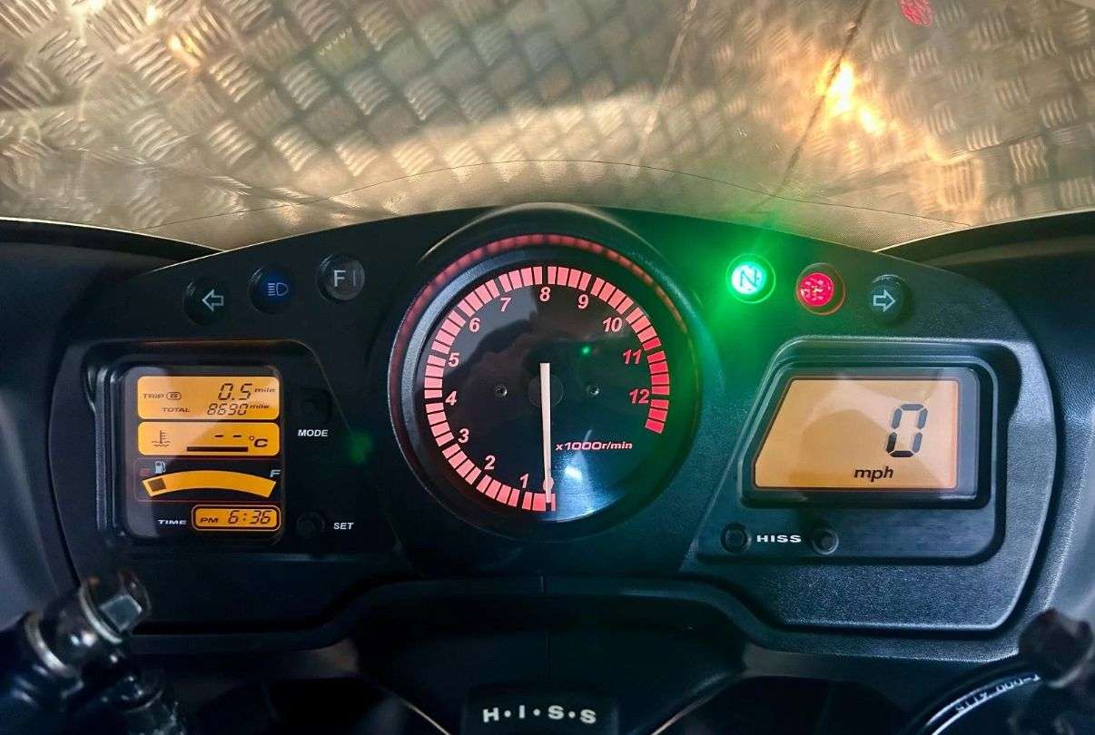 2004 HONDA CBR1100XX SUPER BLACKBIRD 2004 HONDA CBR1100XX SUPER BLACKBIRD