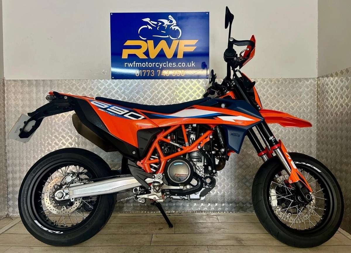 Check out this Ktm 690 Smc R 2023 Petrol Manual