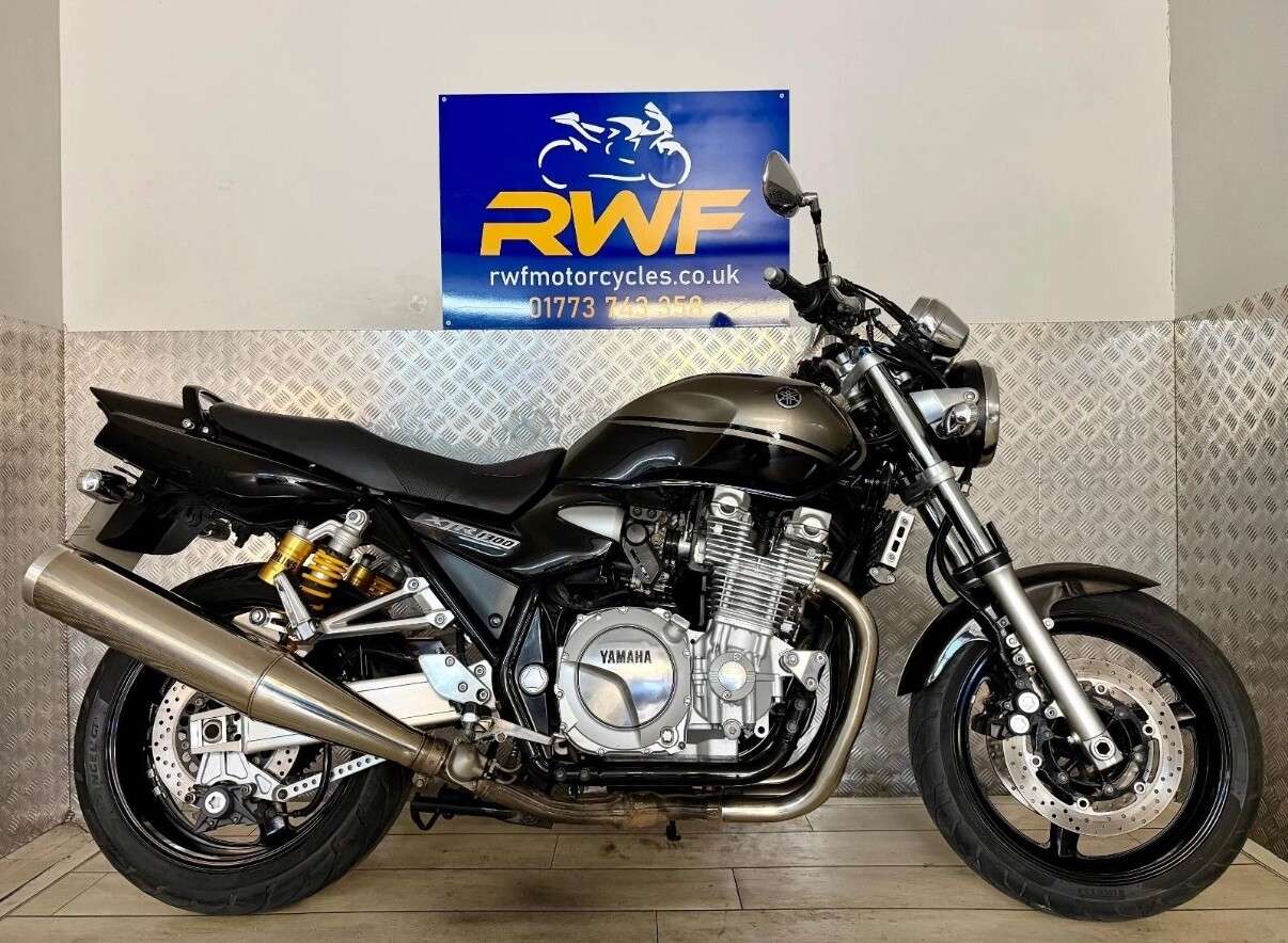 2009 YAMAHA XJR1300 2009 YAMAHA XJR1300