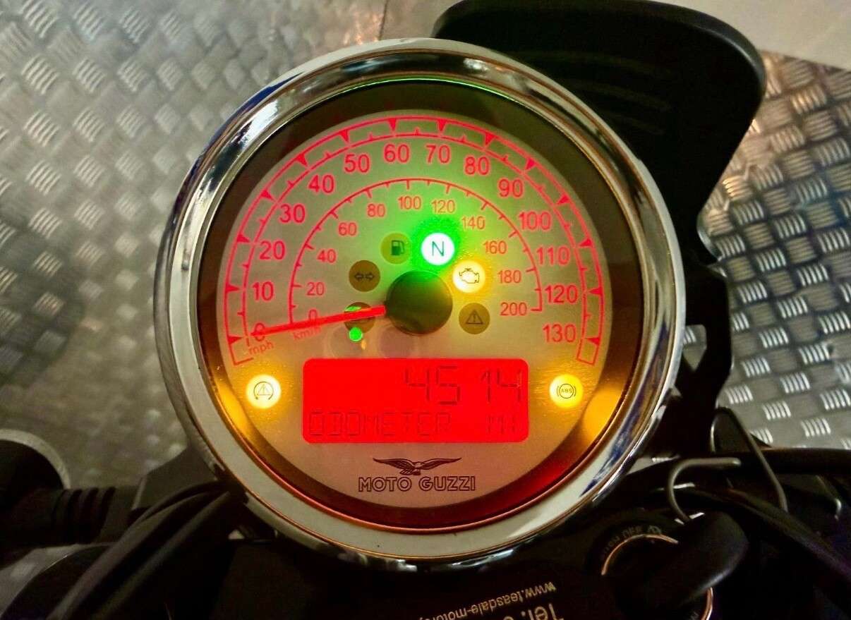 2019 MOTO GUZZI V9 BOBBER 2019 MOTO GUZZI V9 BOBBER