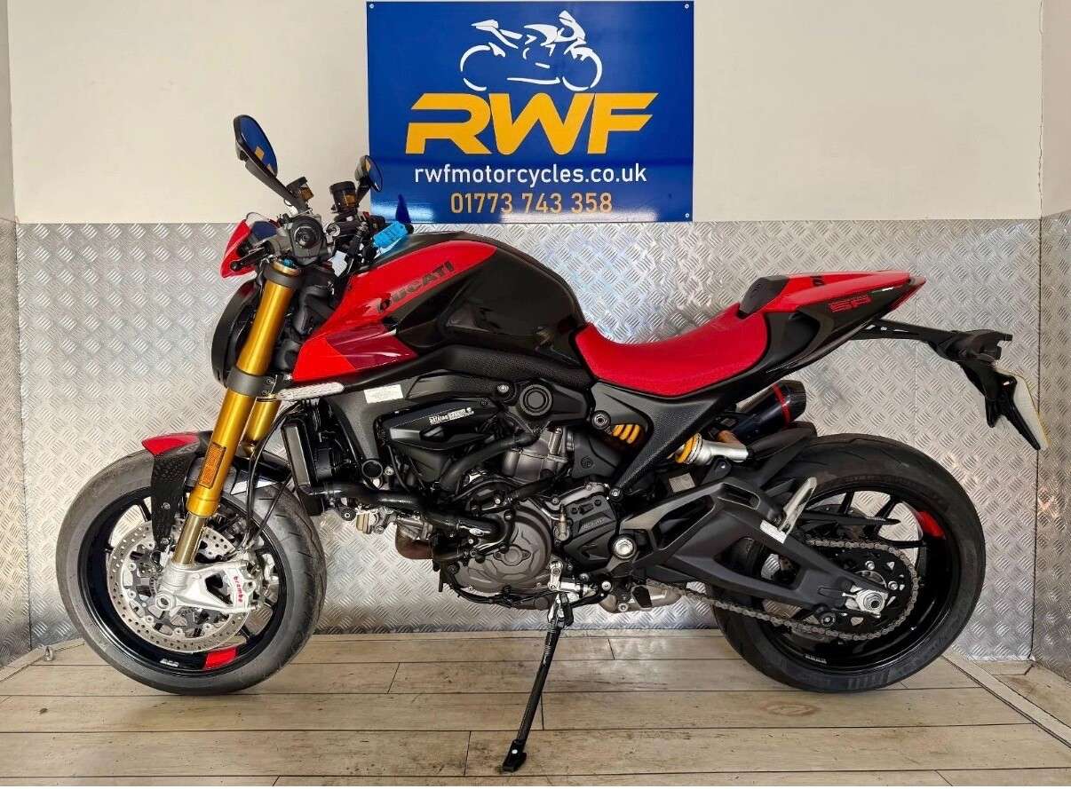 A 2023 DUCATI MONSTER 937 SP www.sellingyourbike.co.uk A 2023 DUCATI MONSTER 937 SP www.sellingyourbike.co.uk