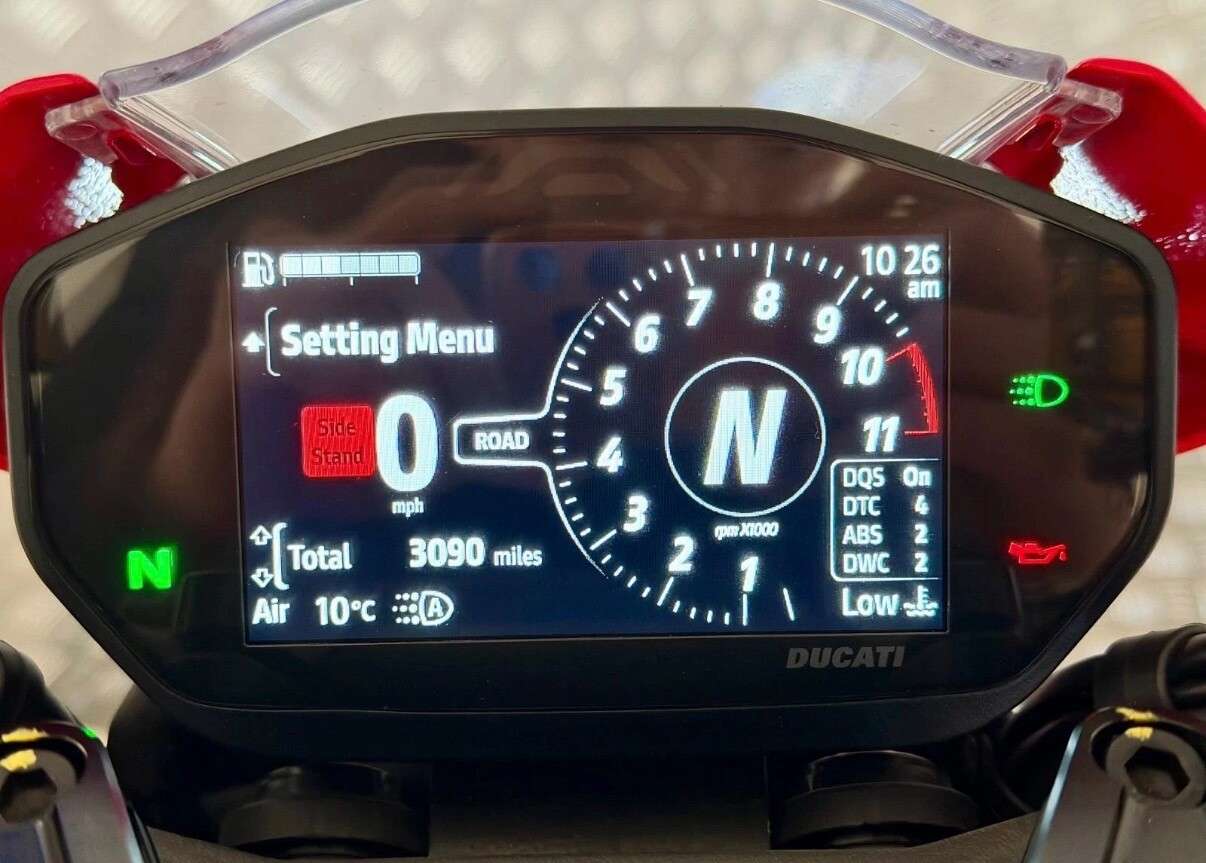 A 2023 DUCATI MONSTER 937 SP www.sellingyourbike.co.uk A 2023 DUCATI MONSTER 937 SP www.sellingyourbike.co.uk