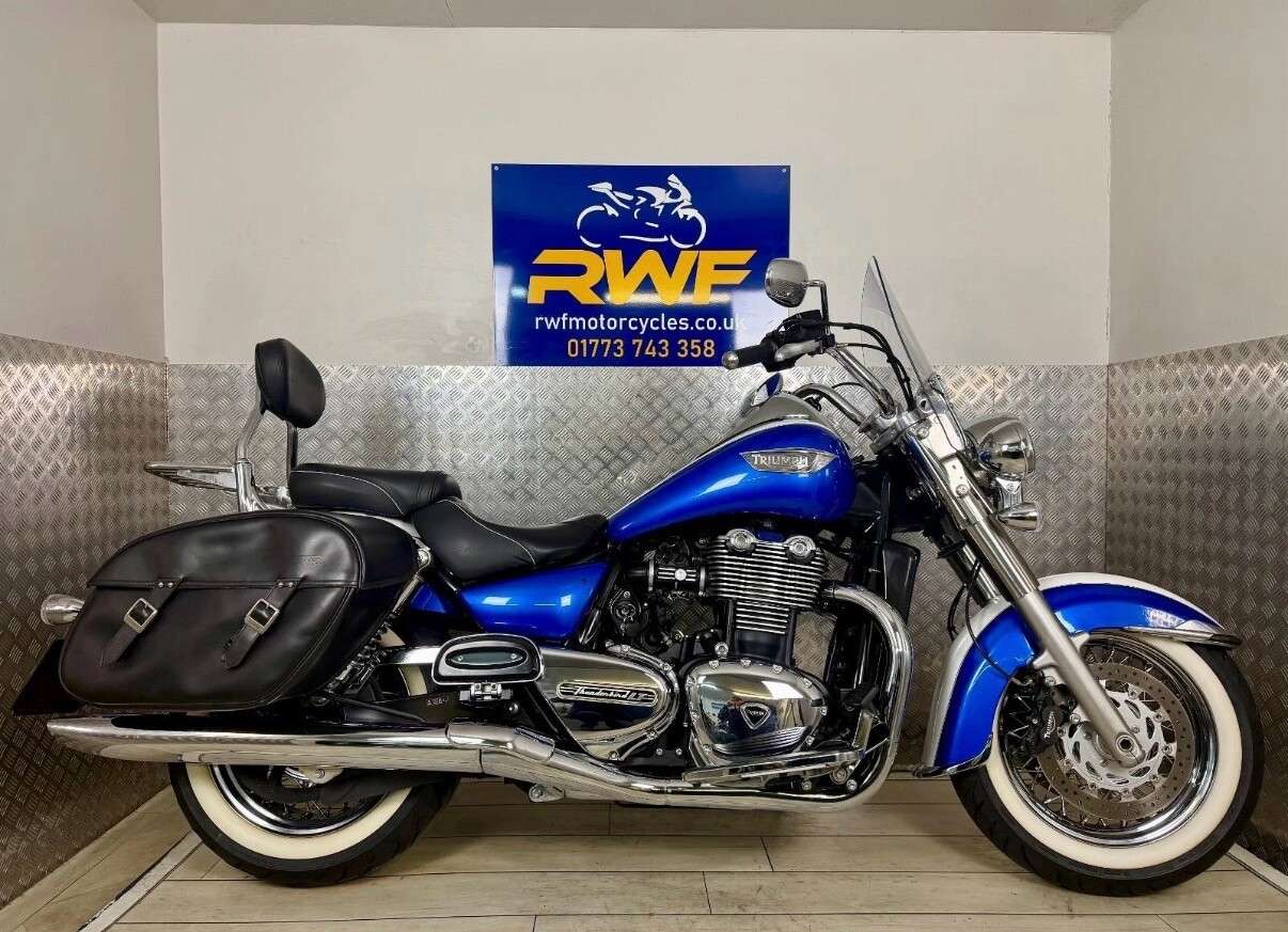 A 2014 TRIUMPH THUNDERBIRD 1700 LT www.sellingyourbike.co.uk A 2014 TRIUMPH THUNDERBIRD 1700 LT www.sellingyourbike.co.uk