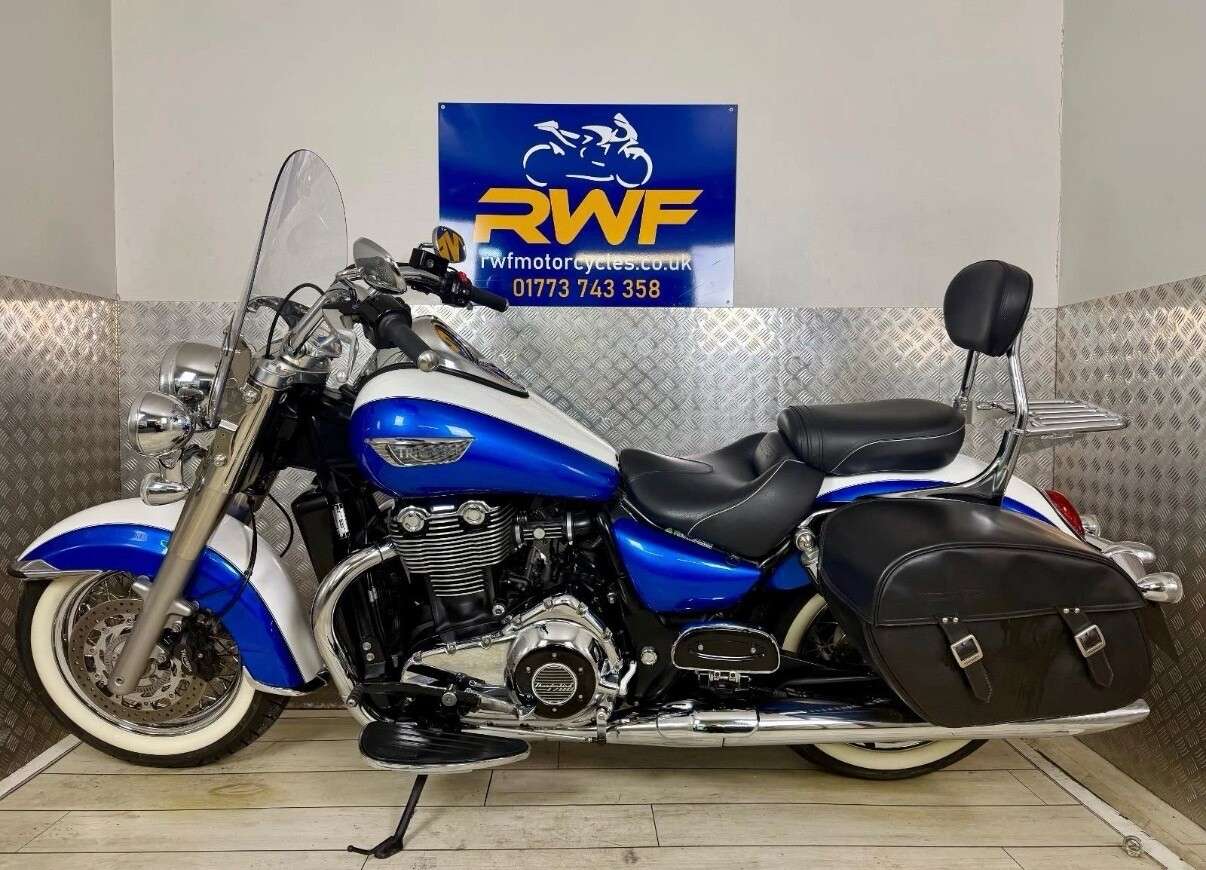 A 2014 TRIUMPH THUNDERBIRD 1700 LT www.sellingyourbike.co.uk A 2014 TRIUMPH THUNDERBIRD 1700 LT www.sellingyourbike.co.uk