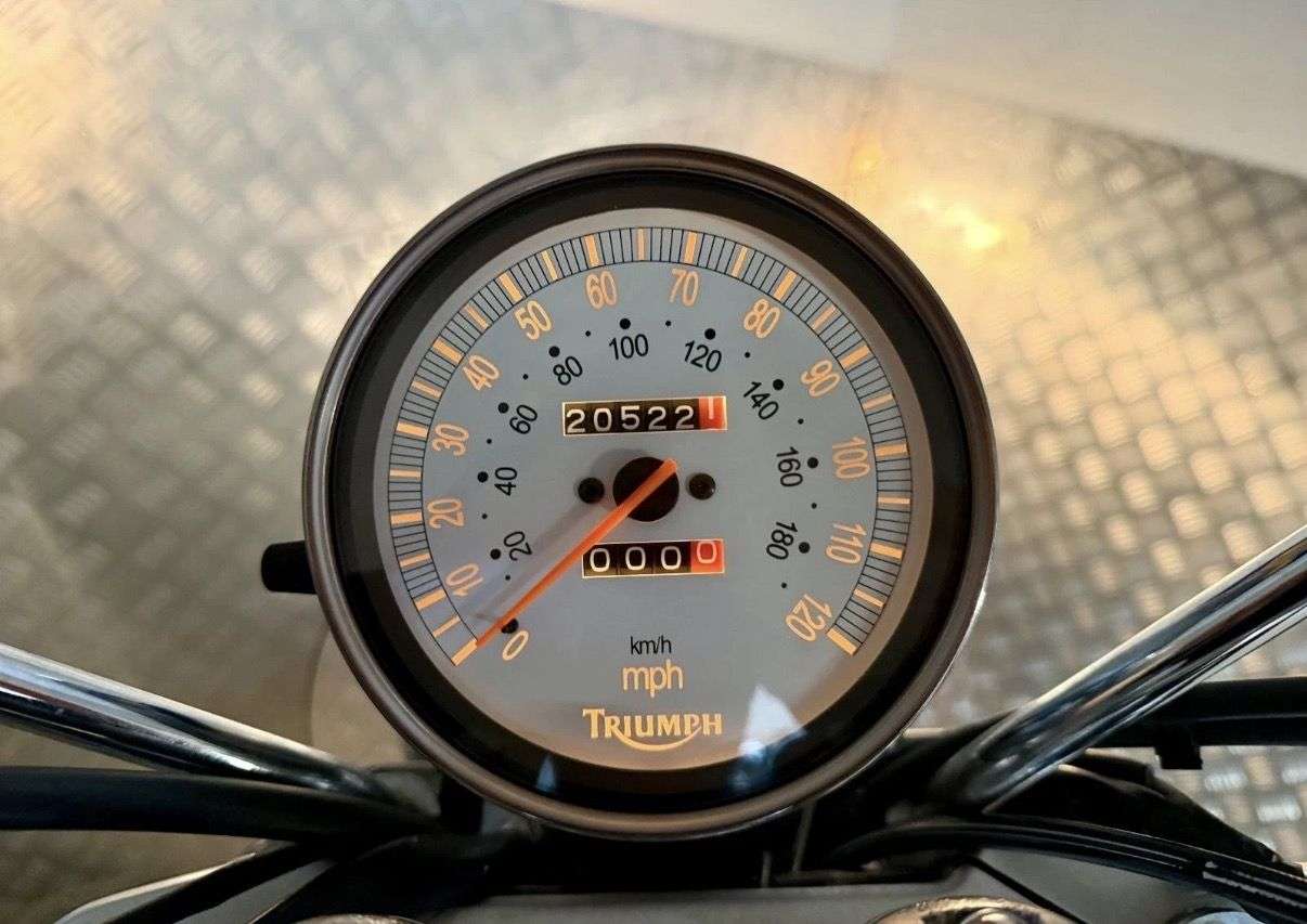 2005 TRIUMPH BONNEVILLE AMERICA 865 2005 TRIUMPH BONNEVILLE AMERICA 865