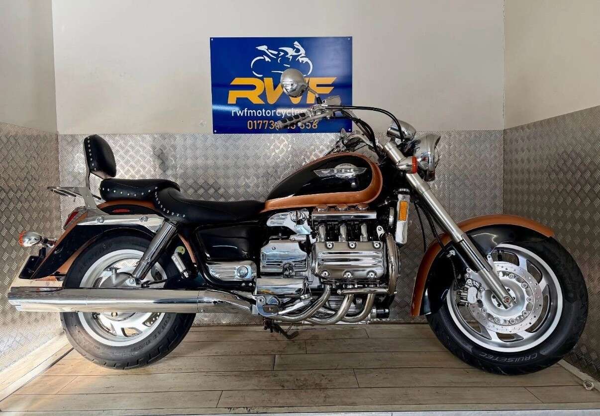 A 1998 HONDA F6C Valkyrie www.sellingyourbike.co.uk A 1998 HONDA F6C Valkyrie www.sellingyourbike.co.uk