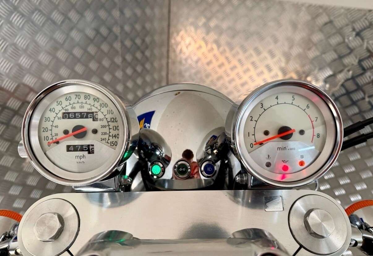 A 1998 HONDA F6C Valkyrie www.sellingyourbike.co.uk A 1998 HONDA F6C Valkyrie www.sellingyourbike.co.uk