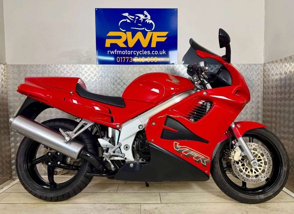 A 1996 HONDA VF750 www.sellingyourbike.co.uk A 1996 HONDA VF750 www.sellingyourbike.co.uk