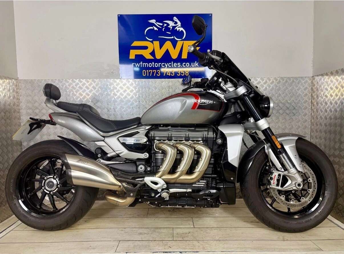 A 2023 TRIUMPH ROCKET III 2458 GT Custom Cruiser www.sellingyourbike.co.uk A 2023 TRIUMPH ROCKET III 2458 GT Custom Cruiser www.sellingyourbike.co.uk