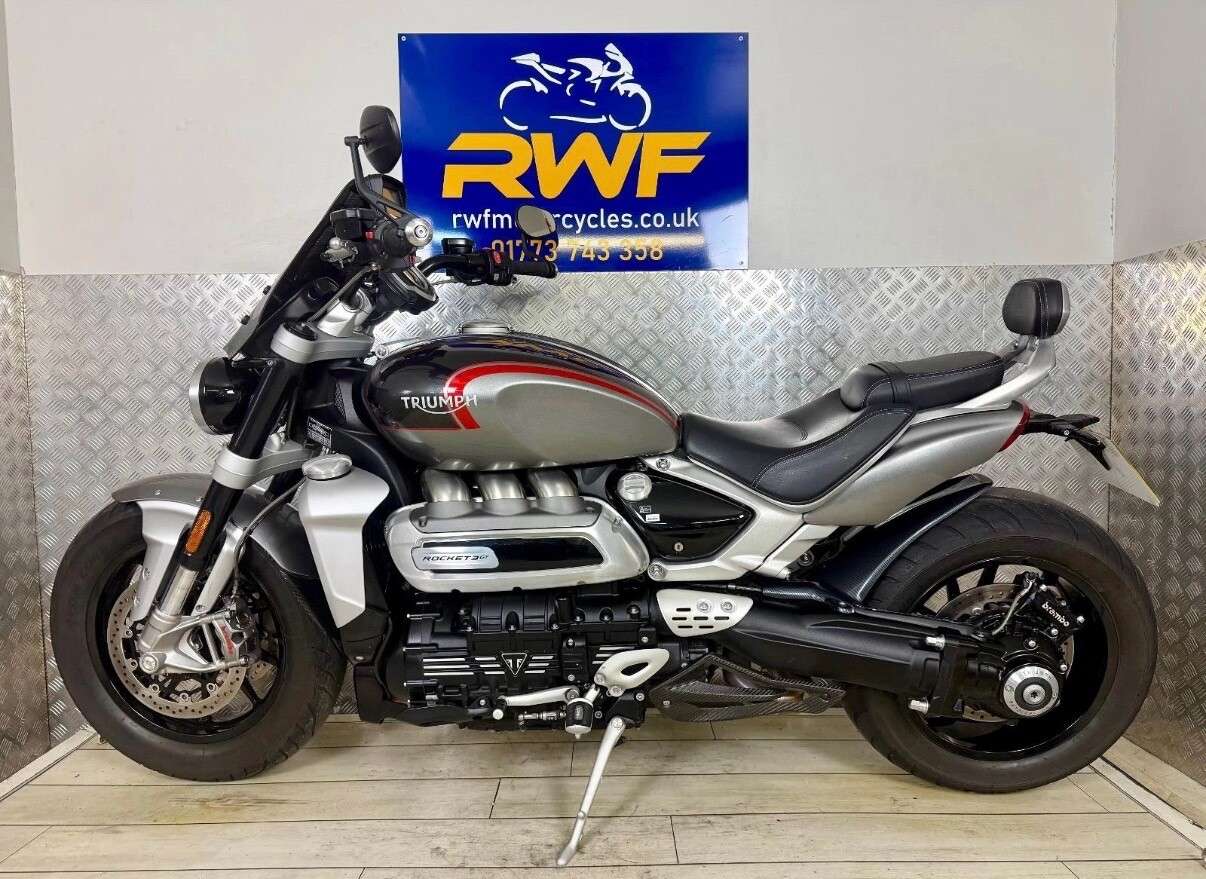 A 2023 TRIUMPH ROCKET III 2458 GT Custom Cruiser www.sellingyourbike.co.uk A 2023 TRIUMPH ROCKET III 2458 GT Custom Cruiser www.sellingyourbike.co.uk