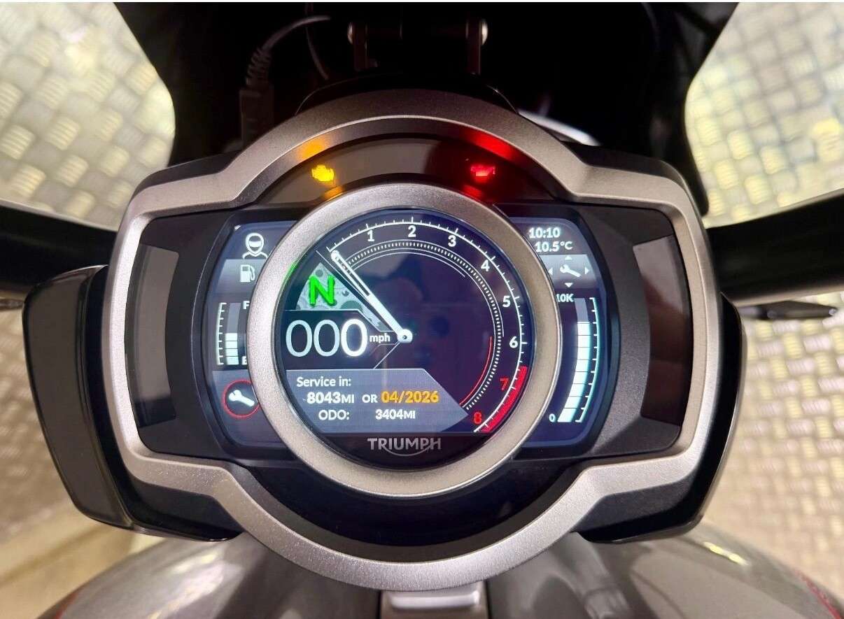 A 2023 TRIUMPH ROCKET III 2458 GT Custom Cruiser www.sellingyourbike.co.uk A 2023 TRIUMPH ROCKET III 2458 GT Custom Cruiser www.sellingyourbike.co.uk