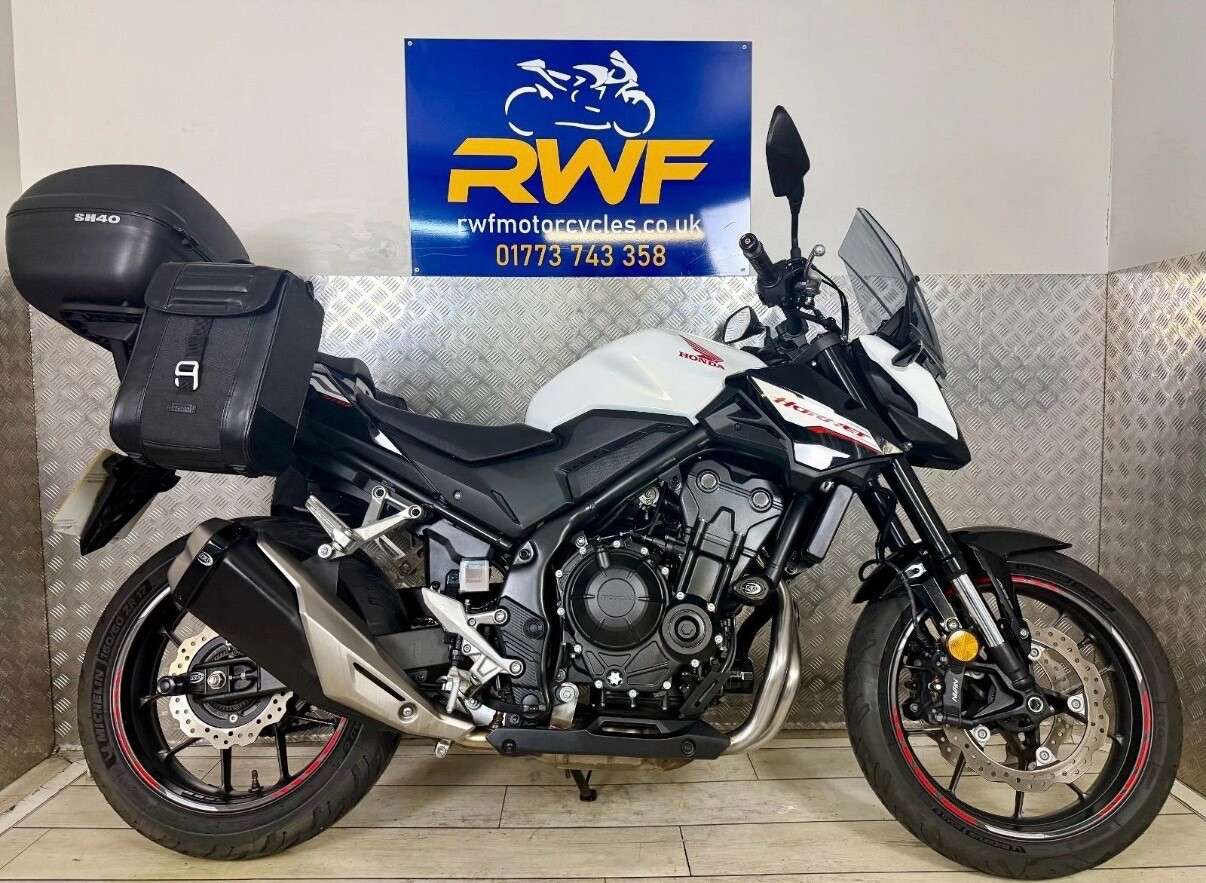 A 2025 HONDA CB500F Hornet www.sellingyourbike.co.uk A 2025 HONDA CB500F Hornet www.sellingyourbike.co.uk