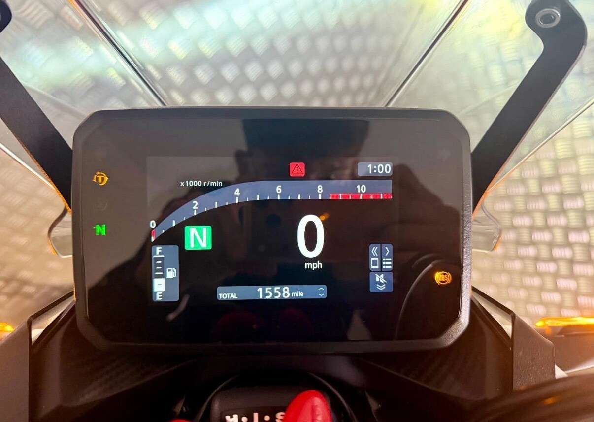 A 2025 HONDA CB500F Hornet www.sellingyourbike.co.uk A 2025 HONDA CB500F Hornet www.sellingyourbike.co.uk