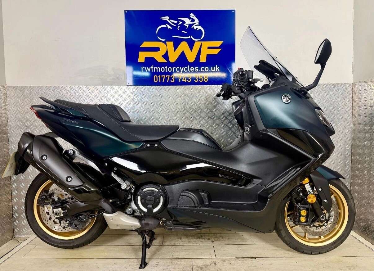 A 2024 YAMAHA TMAX 560 Tech MAX www.sellingyourbike.co.uk A 2024 YAMAHA TMAX 560 Tech MAX www.sellingyourbike.co.uk