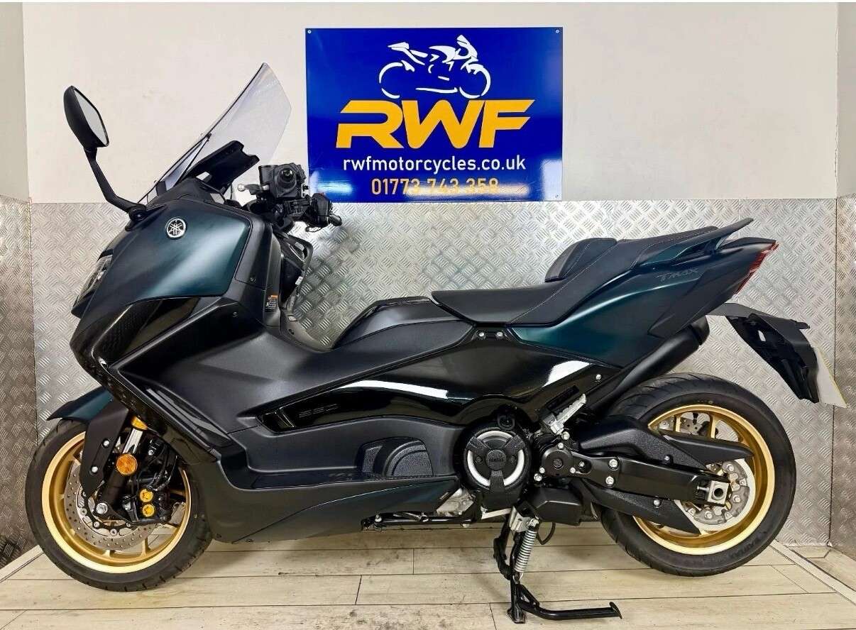 A 2024 YAMAHA TMAX 560 Tech MAX www.sellingyourbike.co.uk A 2024 YAMAHA TMAX 560 Tech MAX www.sellingyourbike.co.uk