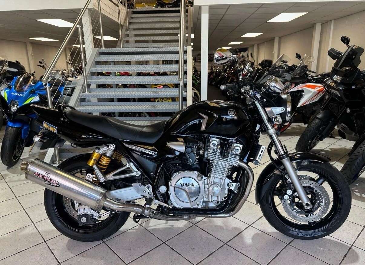 A 2010 YAMAHA XJR1300 www.sellingyourbike.co.uk A 2010 YAMAHA XJR1300 www.sellingyourbike.co.uk