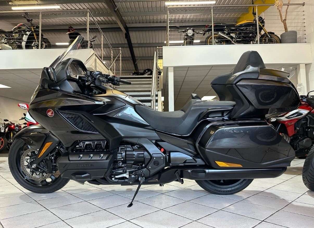 A 2021 HONDA GL1800 GOLD WING www.sellingyourbike.co.uk A 2021 HONDA GL1800 GOLD WING www.sellingyourbike.co.uk