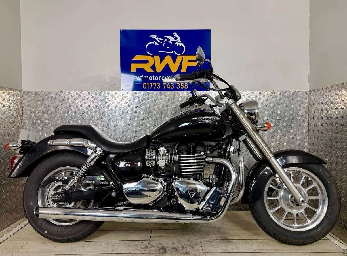 A 2014 TRIUMPH BONNEVILLE AMERICA 865 www.sellingyourbike.co.uk A 2014 TRIUMPH BONNEVILLE AMERICA 865 www.sellingyourbike.co.uk