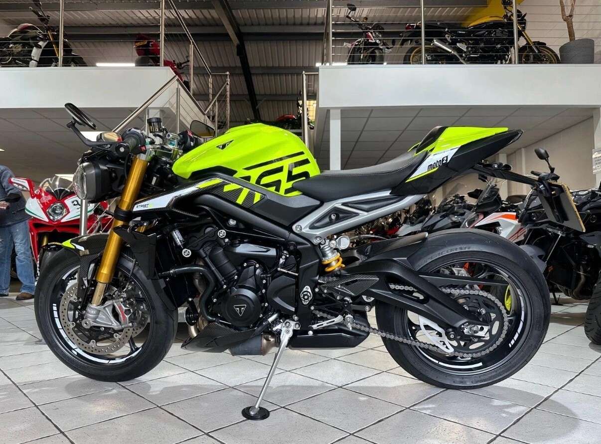 A 2024 TRIUMPH STREET TRIPLE 765 765 RS Moto2 Edition www.sellingyourbike.co.uk A 2024 TRIUMPH STREET TRIPLE 765 765 RS Moto2 Edition www.sellingyourbike.co.uk