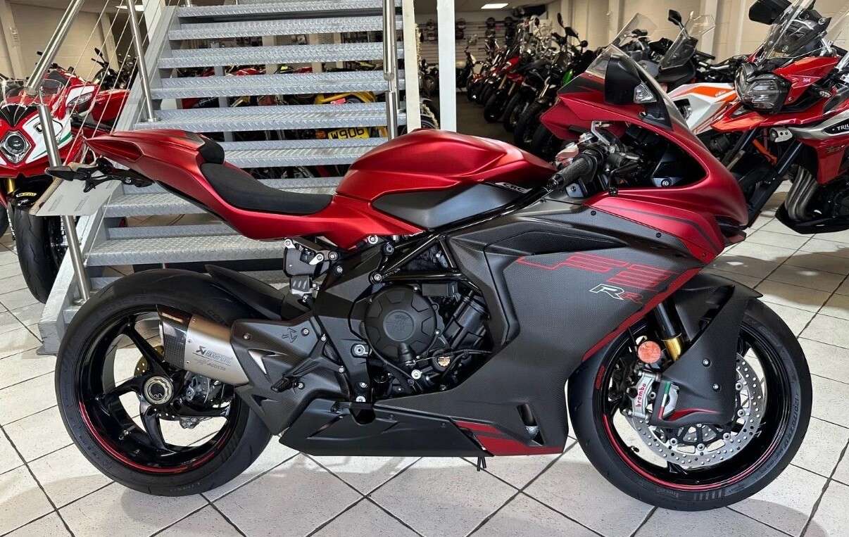 A 2025 MV AGUSTA F3 RR 800 RR RACE www.sellingyourbike.co.uk A 2025 MV AGUSTA F3 RR 800 RR RACE www.sellingyourbike.co.uk