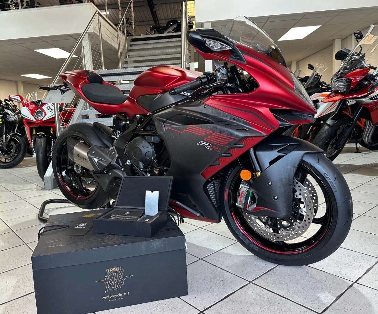 A 2025 MV AGUSTA F3 RR 800 RR RACE www.sellingyourbike.co.uk A 2025 MV AGUSTA F3 RR 800 RR RACE www.sellingyourbike.co.uk