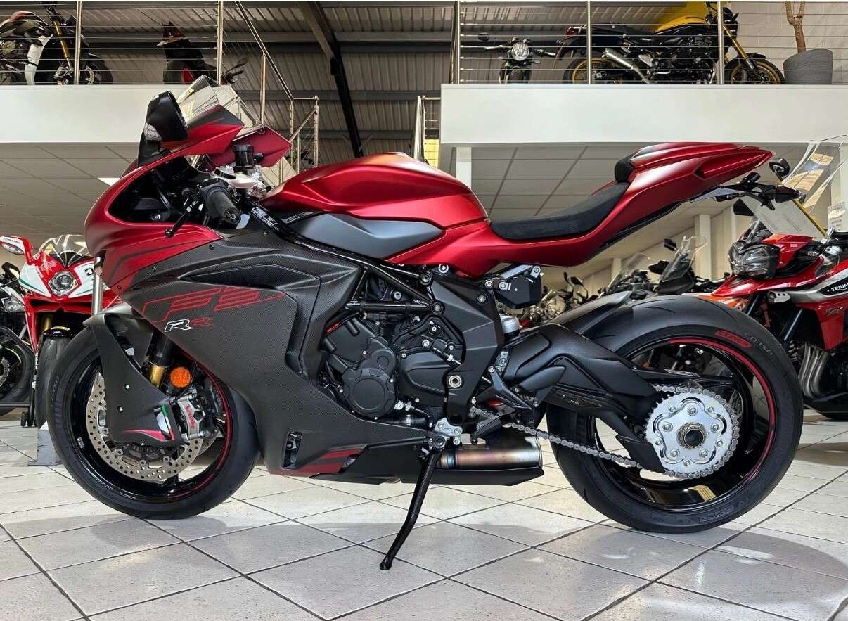 A 2025 MV AGUSTA F3 RR 800 RR RACE www.sellingyourbike.co.uk A 2025 MV AGUSTA F3 RR 800 RR RACE www.sellingyourbike.co.uk