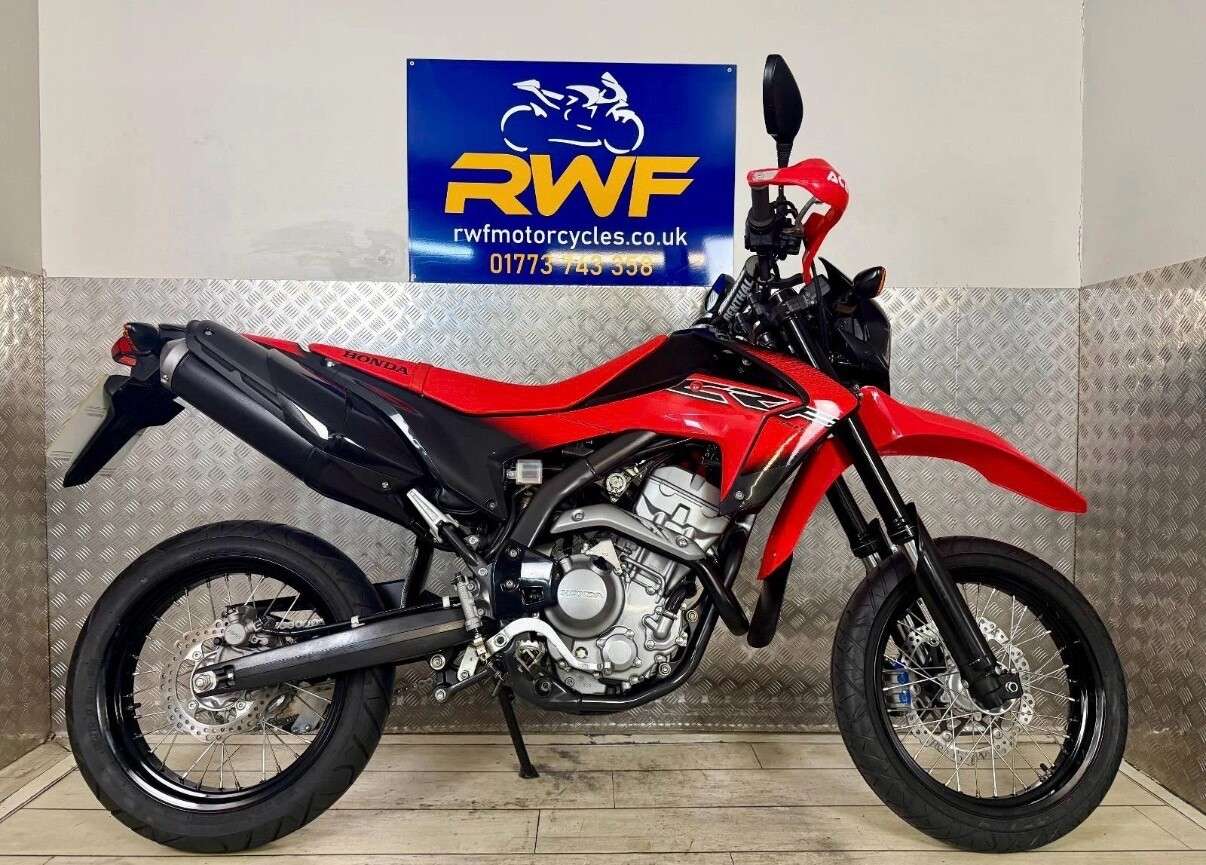 A 2014 HONDA CRF250M www.sellingyourbike.co.uk A 2014 HONDA CRF250M www.sellingyourbike.co.uk