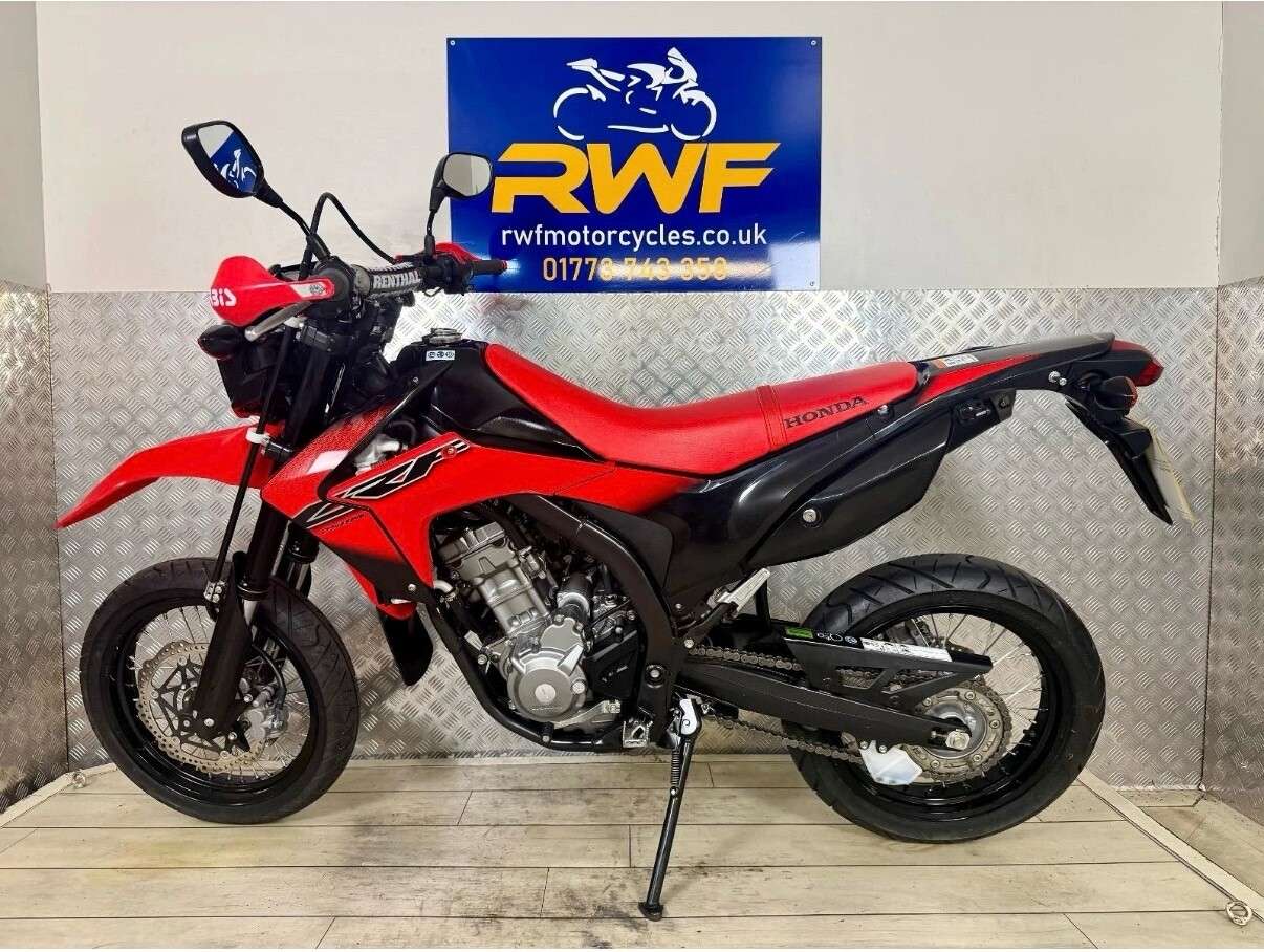 A 2014 HONDA CRF250M www.sellingyourbike.co.uk A 2014 HONDA CRF250M www.sellingyourbike.co.uk