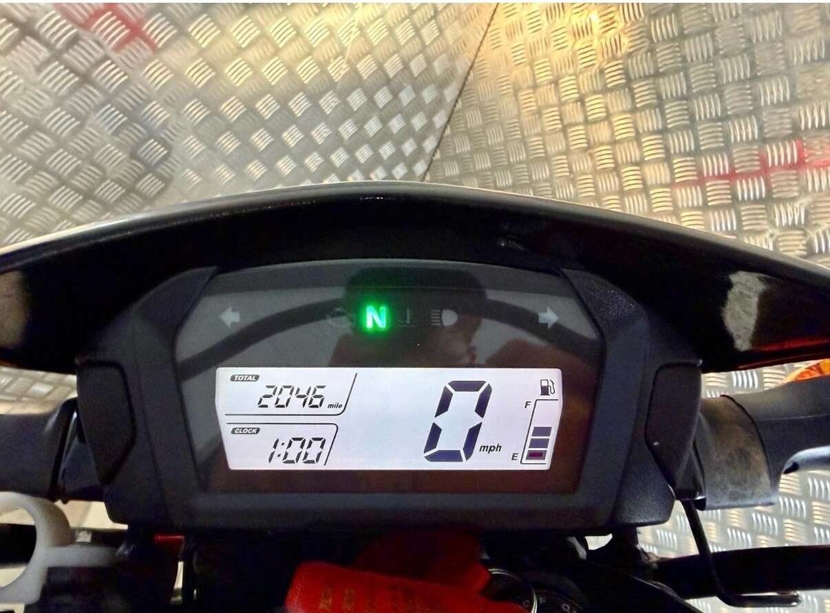 A 2014 HONDA CRF250M www.sellingyourbike.co.uk A 2014 HONDA CRF250M www.sellingyourbike.co.uk