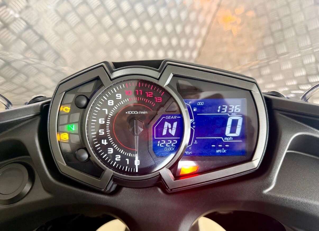 A 2018 KAWASAKI NINJA 650 www.sellingyourbike.co.uk A 2018 KAWASAKI NINJA 650 www.sellingyourbike.co.uk