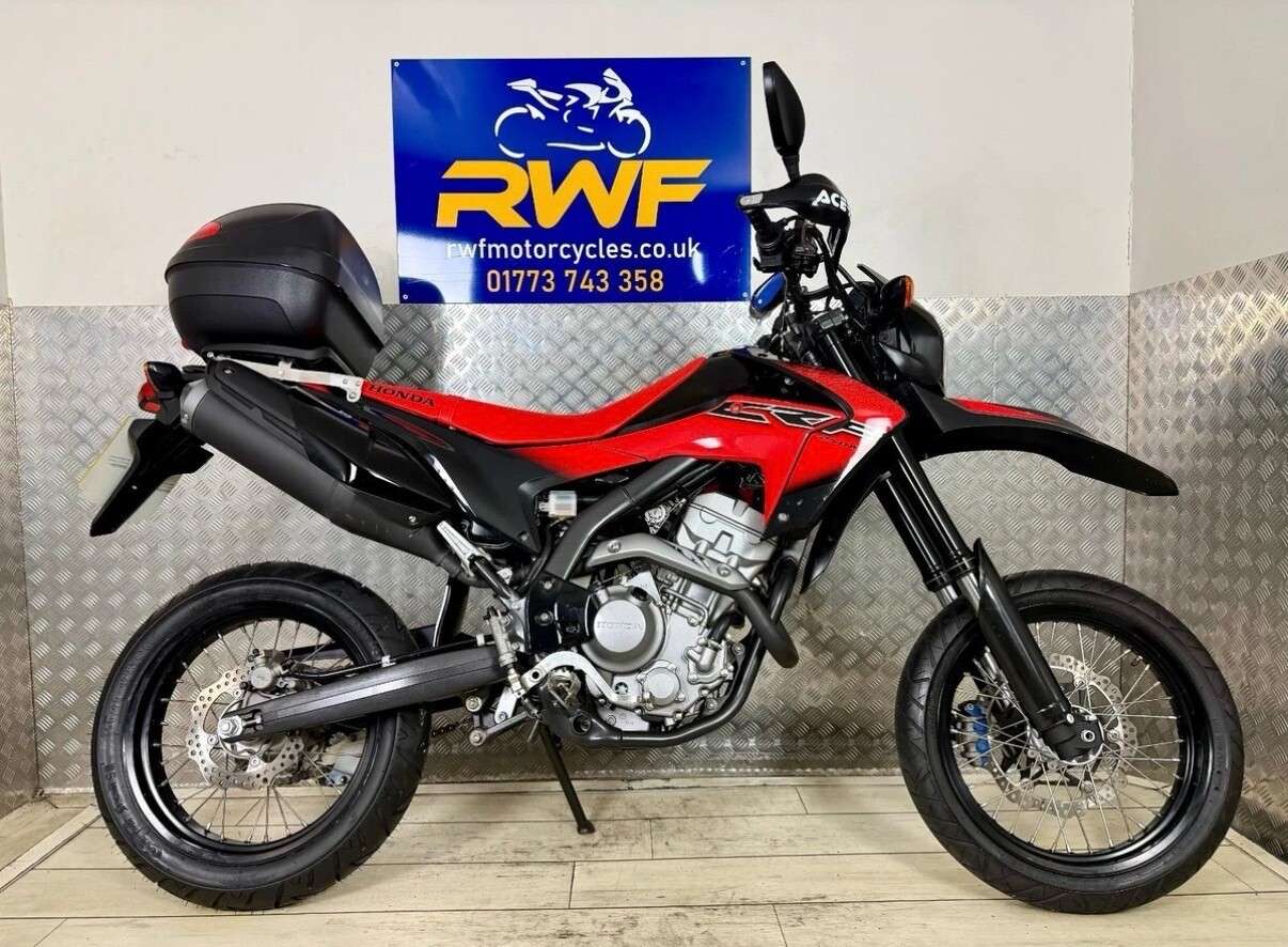 A 2013 HONDA CRF250M www.sellingyourbike.co.uk A 2013 HONDA CRF250M www.sellingyourbike.co.uk