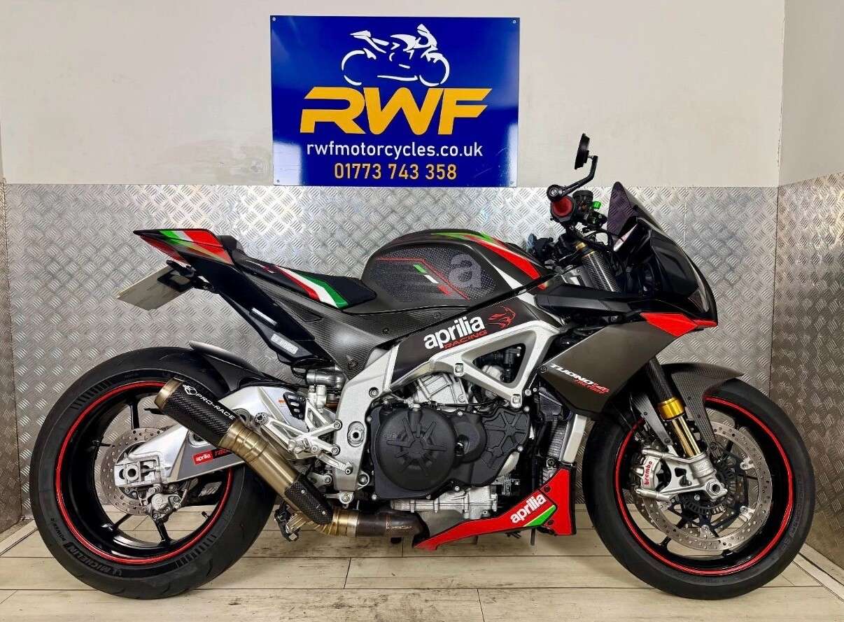 A 2021 APRILIA TUONO 1100 V4 1100 Factory www.sellingyourbike.co.uk A 2021 APRILIA TUONO 1100 V4 1100 Factory www.sellingyourbike.co.uk