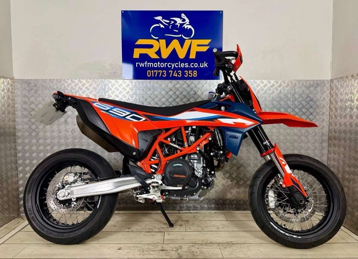 A 2026 KTM 690 SMC R www.sellingyourbike.co.uk A 2026 KTM 690 SMC R www.sellingyourbike.co.uk