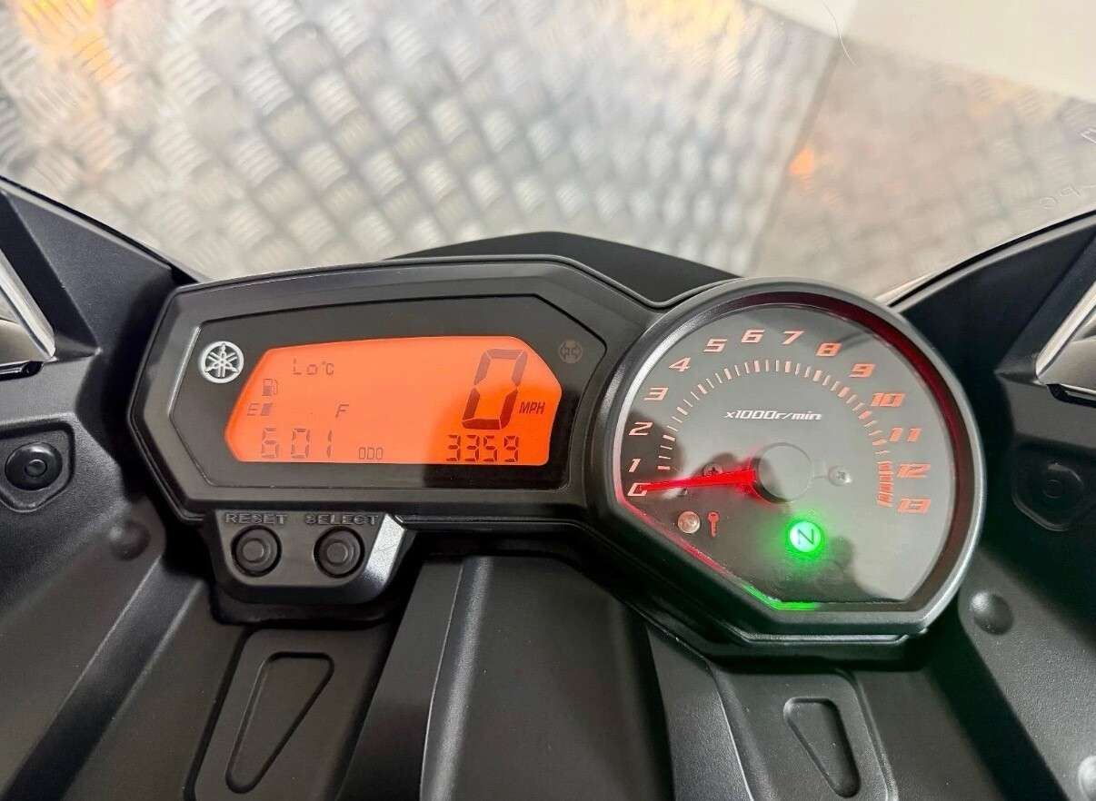 A 2012 YAMAHA XJ6 DIVERSION S One owner from new www.sellingyourbike.co.uk A 2012 YAMAHA XJ6 DIVERSION S One owner from new www.sellingyourbike.co.uk