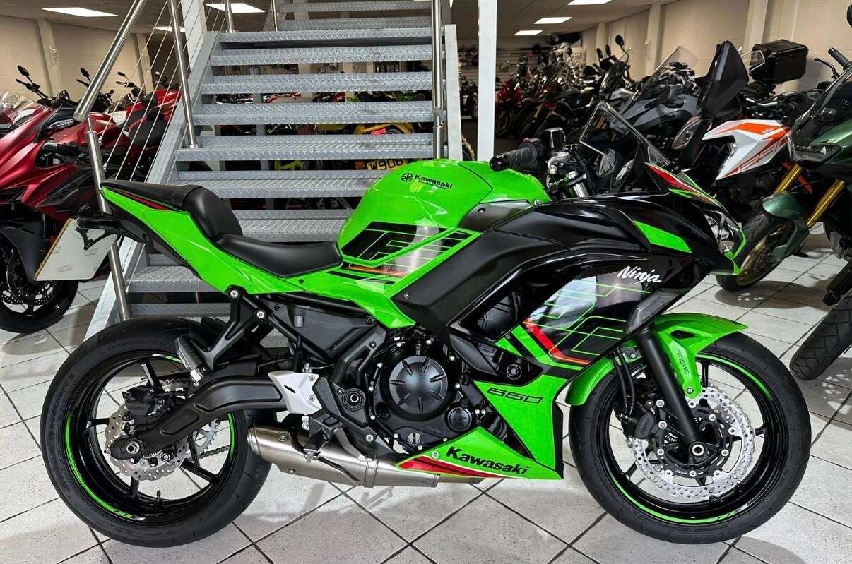 A 2023 KAWASAKI NINJA 650 KRT www.sellingyourbike.co.uk A 2023 KAWASAKI NINJA 650 KRT www.sellingyourbike.co.uk