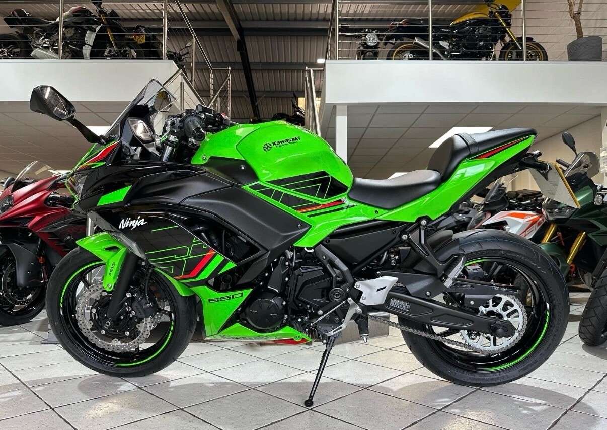 A 2023 KAWASAKI NINJA 650 KRT www.sellingyourbike.co.uk A 2023 KAWASAKI NINJA 650 KRT www.sellingyourbike.co.uk