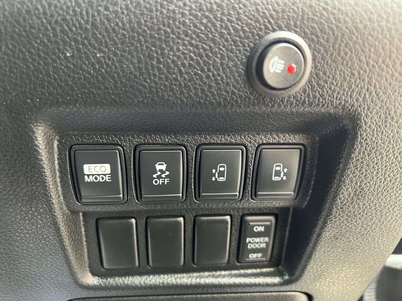 2012 NISSAN ELGRAND 2012 NISSAN ELGRAND