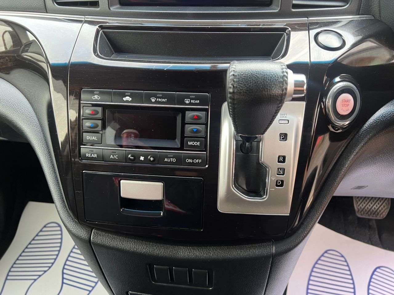 2012 NISSAN ELGRAND 2012 NISSAN ELGRAND