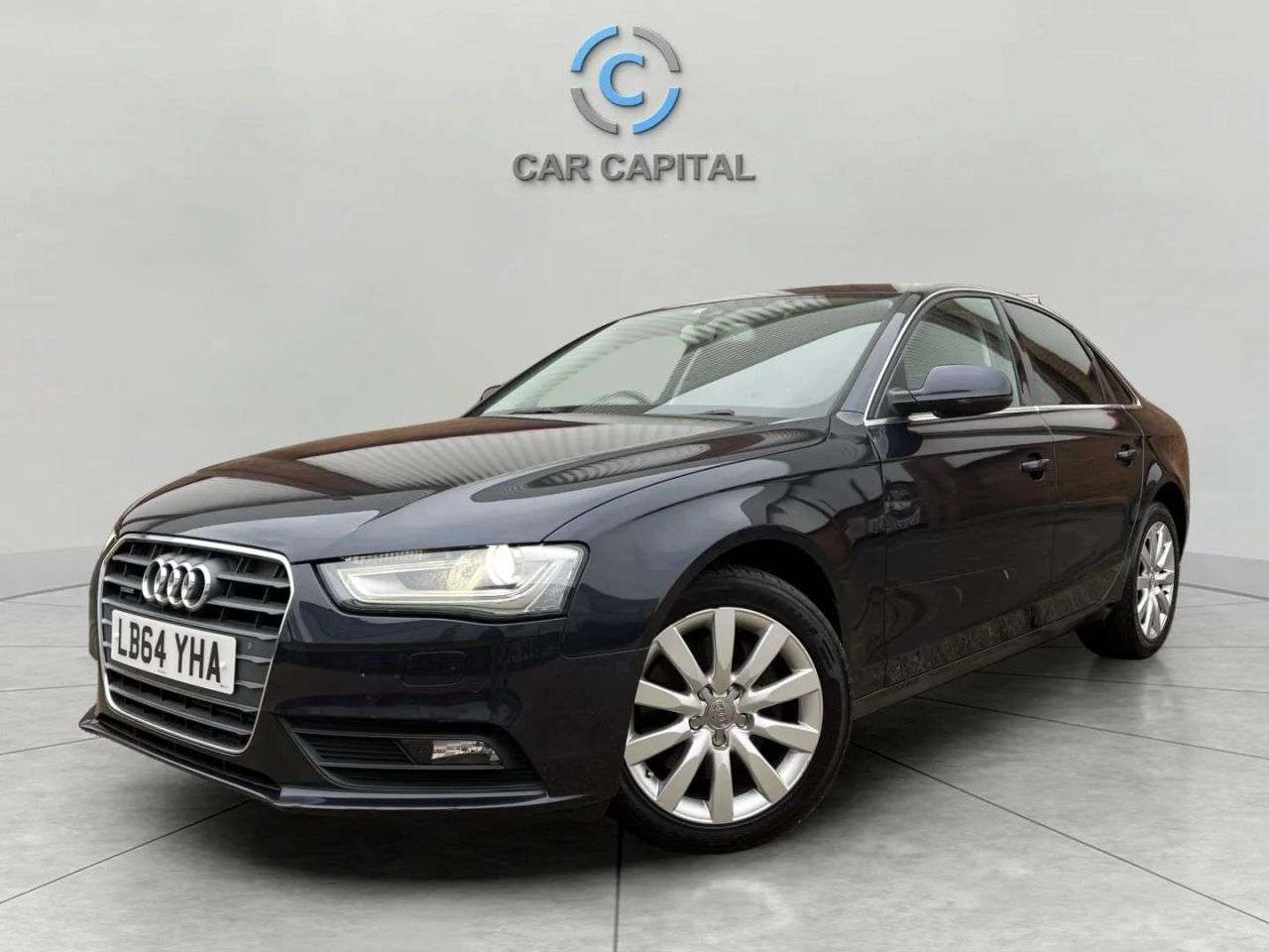 A 2014 AUDI A4 2.0 TFSI SE Saloon 4dr Petrol S Tronic quattro Euro 5 (s/s) (211 ps) ULEZ, A 2014 AUDI A4 2.0 TFSI SE Saloon 4dr Petrol S Tronic quattro Euro 5 (s/s) (211 ps) ULEZ,