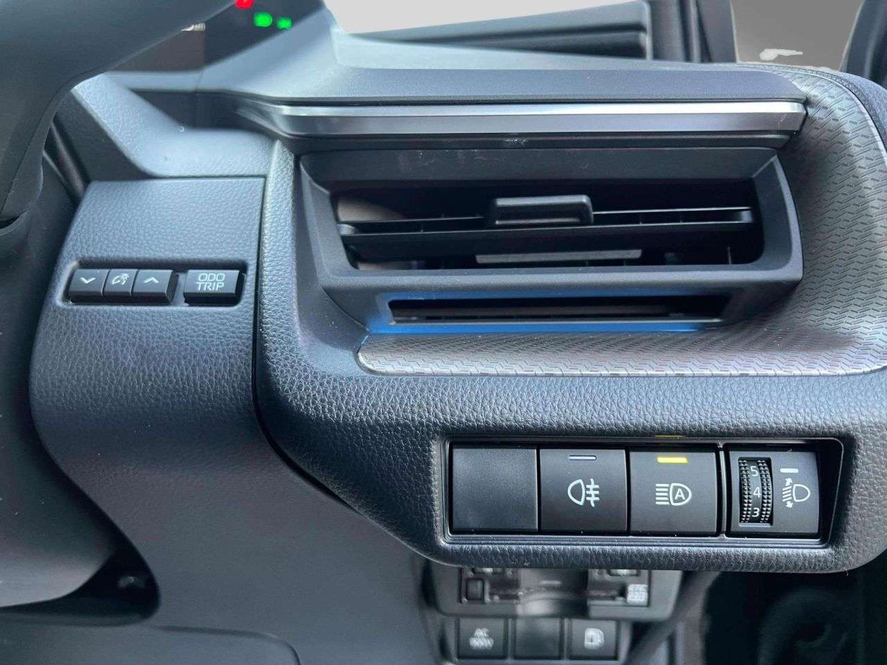 null TOYOTA PRIUS null TOYOTA PRIUS