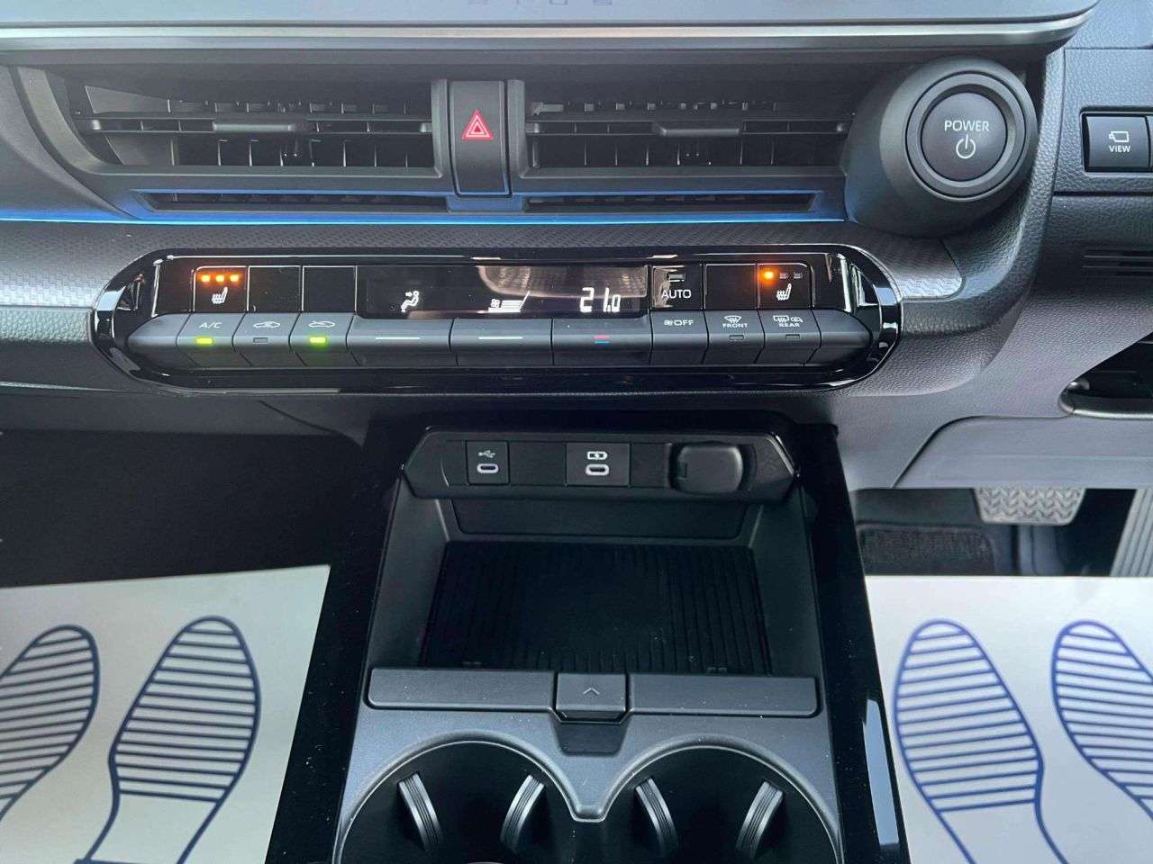 null TOYOTA PRIUS null TOYOTA PRIUS