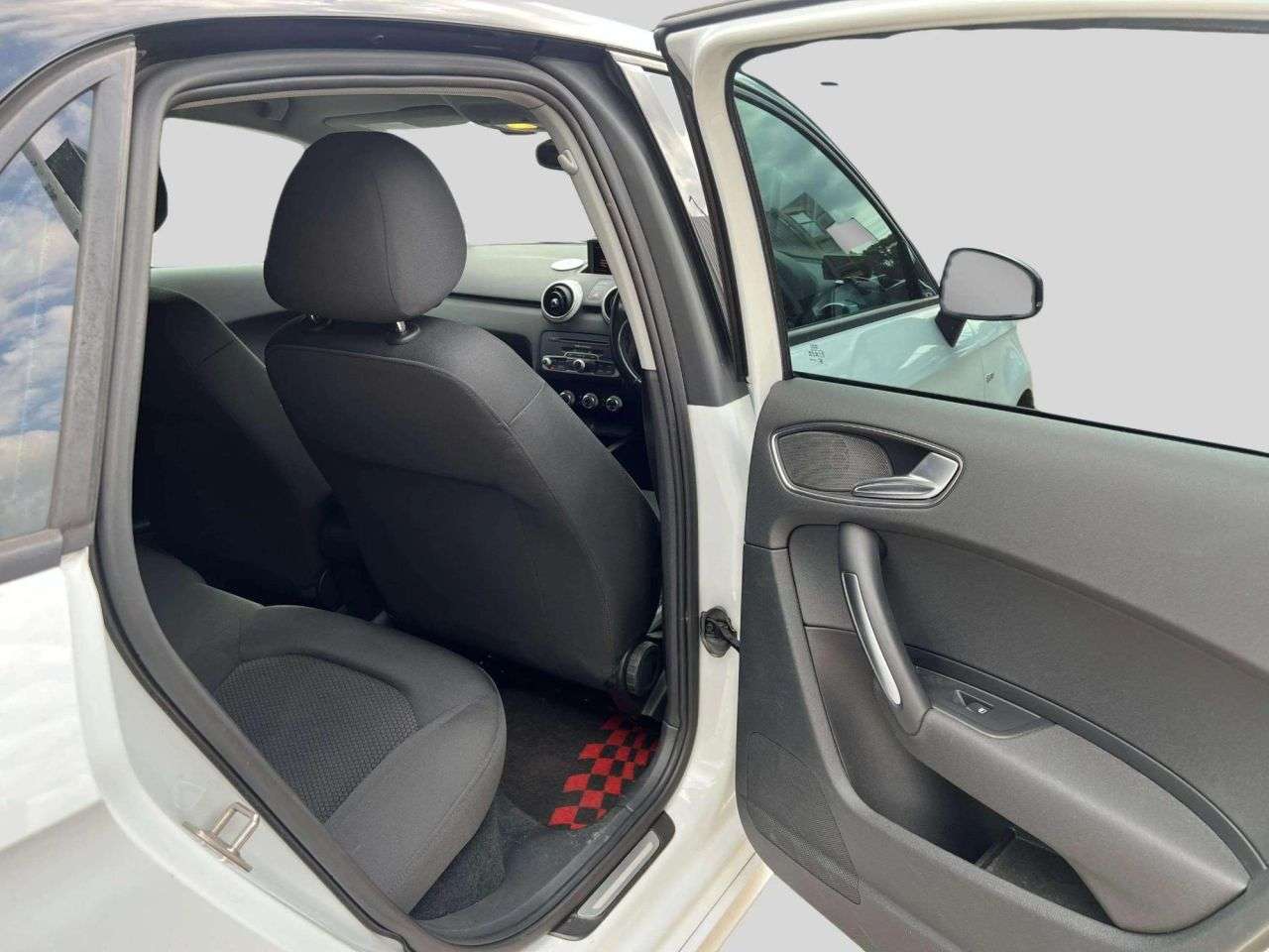 2014 AUDI A1 2014 AUDI A1