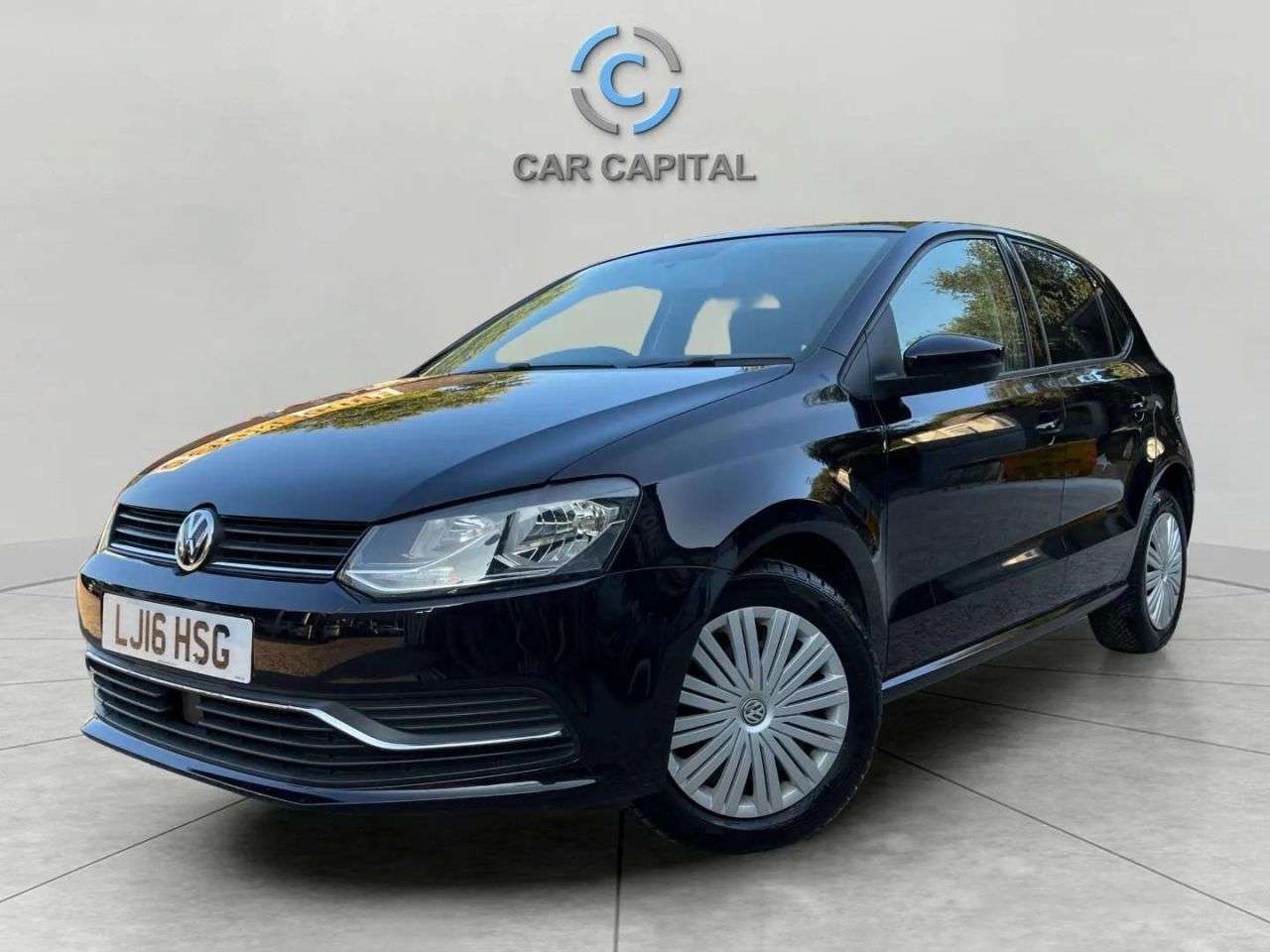 A 2016 VOLKSWAGEN POLO 1.2 TSI BlueMotion Tech SE Hatchback 5dr Petrol DSG Euro 6 (s/s) (90 ps) 2 A 2016 VOLKSWAGEN POLO 1.2 TSI BlueMotion Tech SE Hatchback 5dr Petrol DSG Euro 6 (s/s) (90 ps) 2
